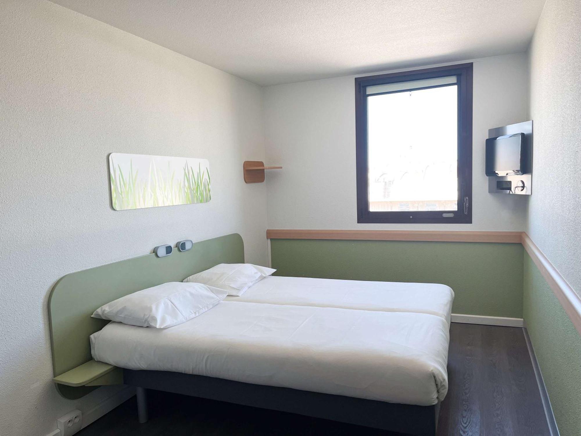 Ibis Budget Nimes Centre Gare Exteriör bild