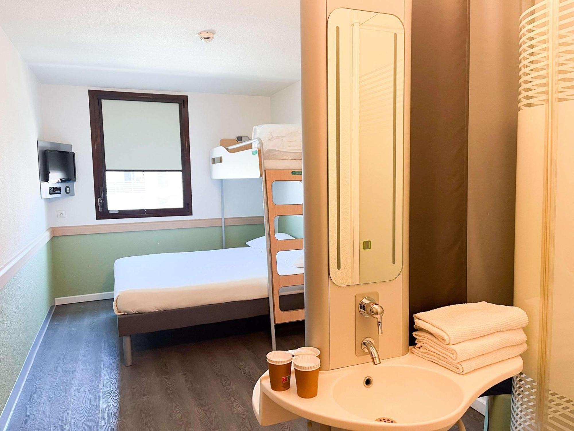 Ibis Budget Nimes Centre Gare Exteriör bild