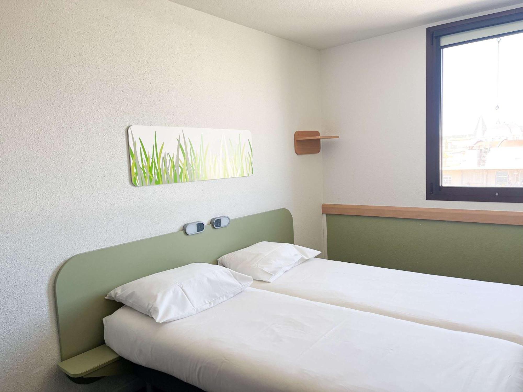 Ibis Budget Nimes Centre Gare Exteriör bild