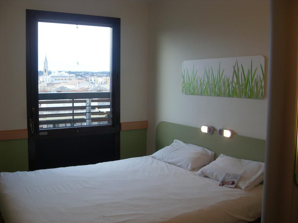 Ibis Budget Nimes Centre Gare Rum bild